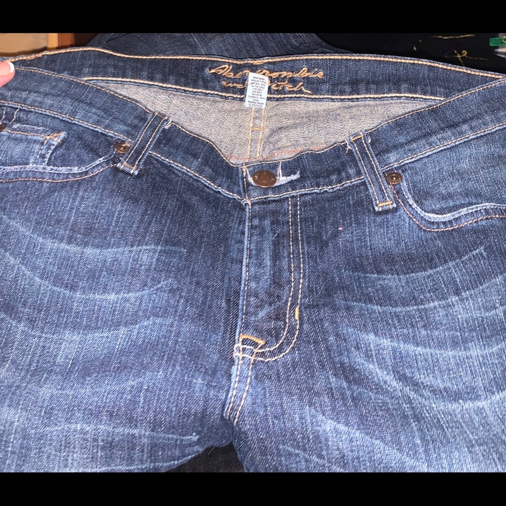 Jeans - Picture 3 of 4